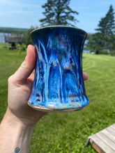Load image into Gallery viewer, Northern Lights Wine Cup
